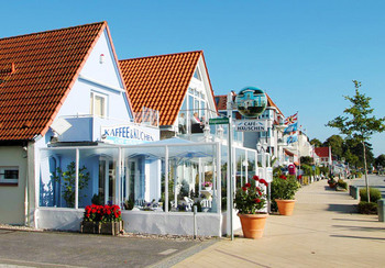 Strandallee Haffkrug &copy; Frank Horn