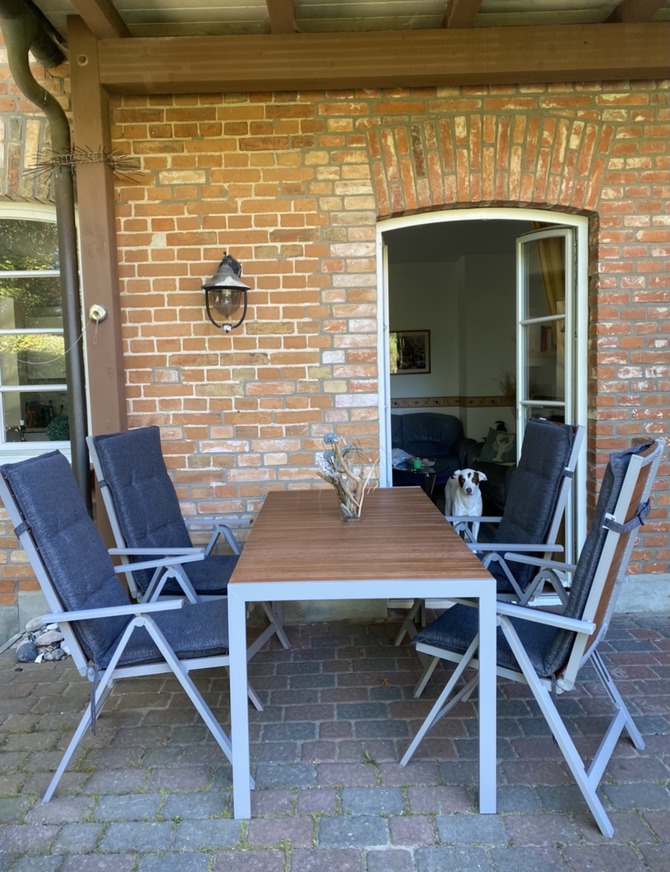 Ferienwohnung in Gro&szlig; Schwansee - Strandvilla - Terrasse mit Zugang zum Garten