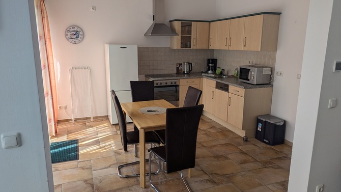 Ferienwohnung in B&ouml;rgerende - Appartement 3 - Sunshine - K&uuml;che mit S&uuml;dbalkon