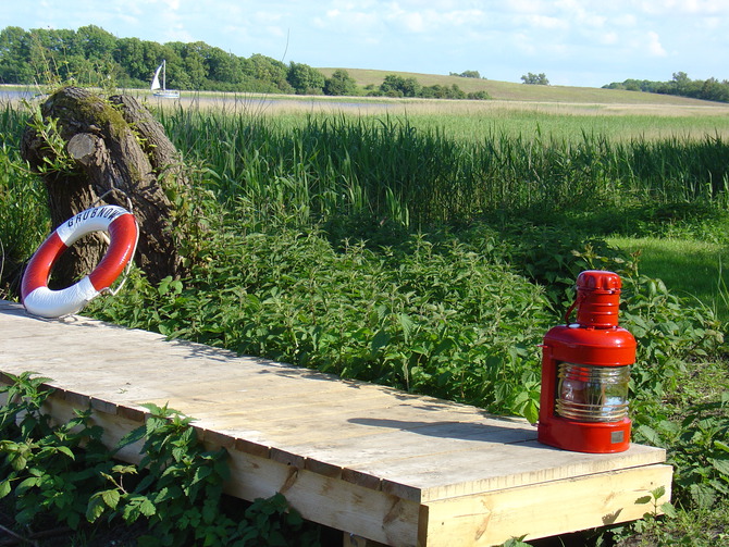 Ferienwohnung in Neuenkirchen - Gutshaus Grubnow auf R&uuml;gen - Badesteg