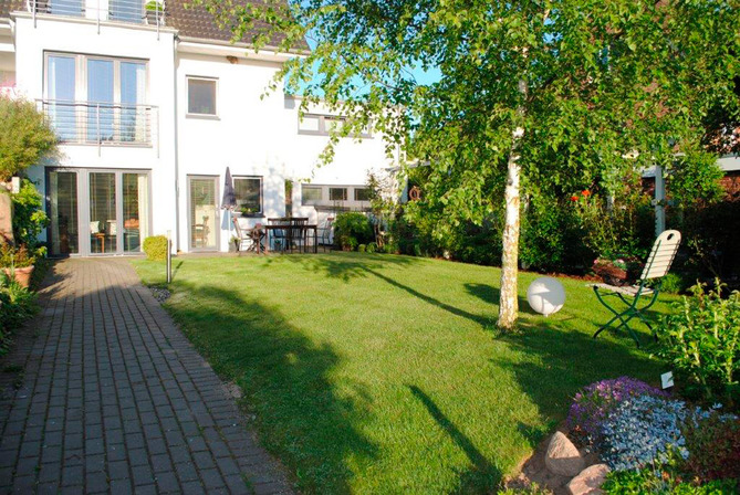 Ferienwohnung in D&ouml;hnsdorf - Haus am Steinwall - Gro&szlig;er Garten