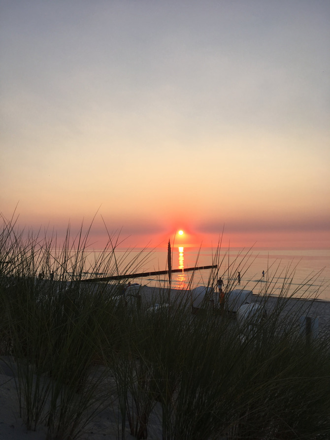 Ferienwohnung in Graal-M&uuml;ritz - Ostseeperle - Sonnenuntergang am Strand