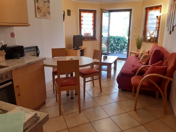 Ferienwohnung in Trassenheide - Seestern-Lilli - K&uuml;che-,Wohnbereich