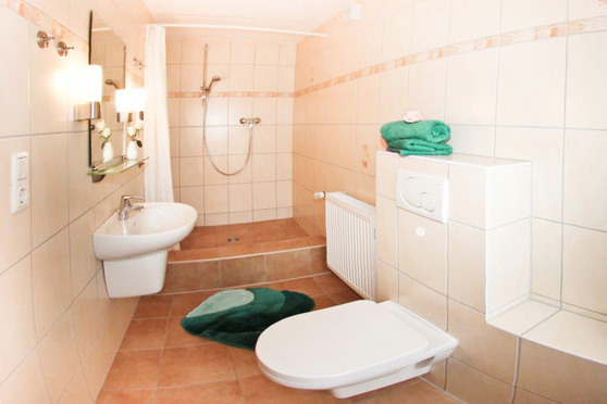 Ferienhaus in K&uuml;hlungsborn - Im Gr&uuml;nen - Bild 5