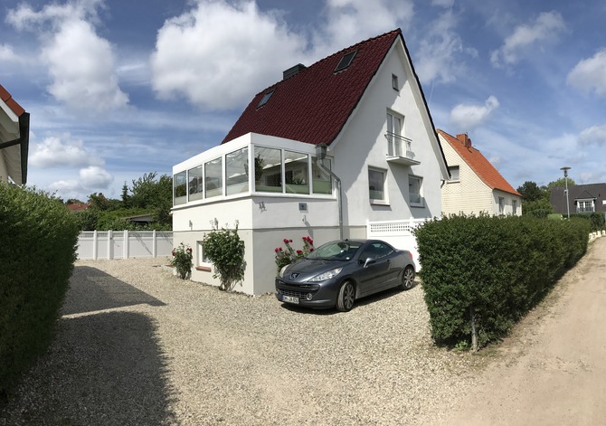 Ferienwohnung in Niendorf/Ostsee - Haus Edda FeWo Schwalbennest - Ferienhaus Edda mit Parkpl&auml;tzen am Haus