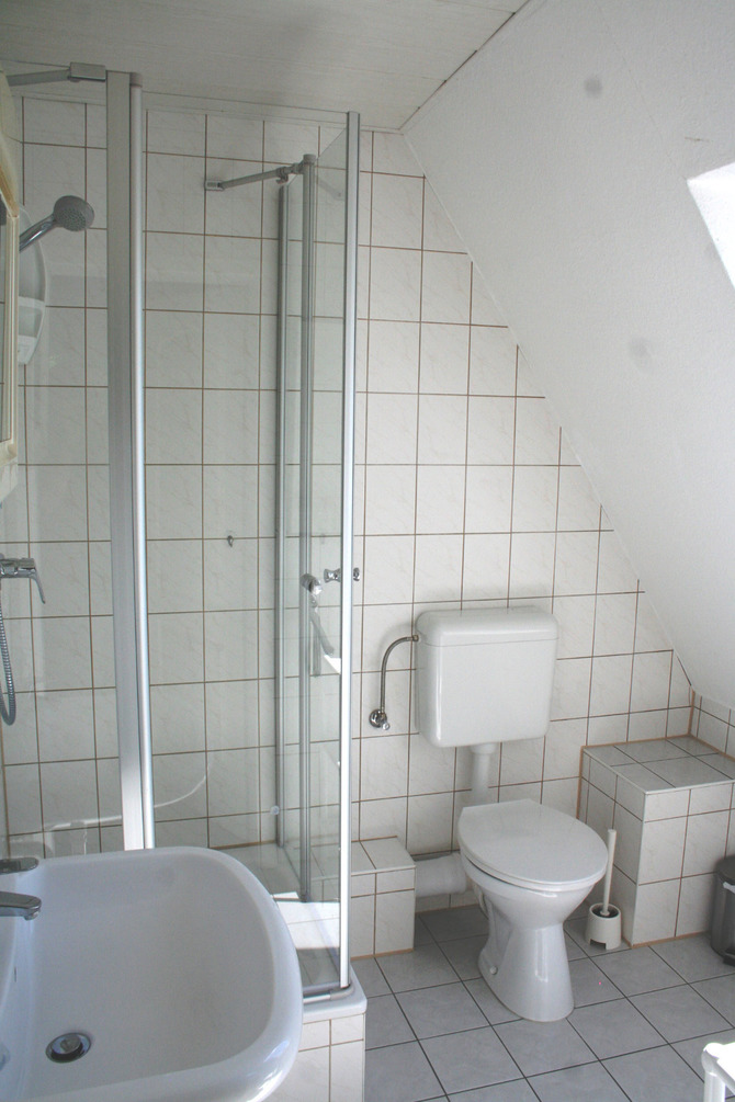 Ferienwohnung in Born a. Dar&szlig; - Am Raad FeWo Kranich - Bad 2