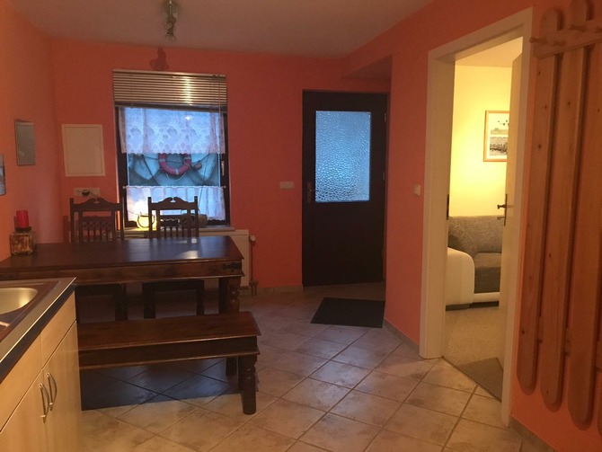 Ferienwohnung in Duvendiek - Ferienwohnung Storchenhof - K&uuml;che mit Blick ins Wohnzimmer