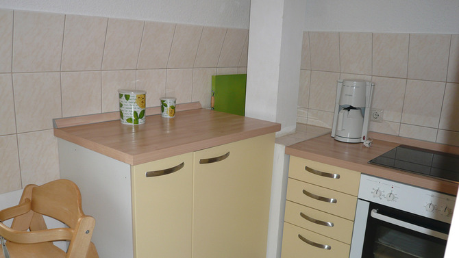 Ferienwohnung in Sassnitz - Meerblick mit Balkon - Einbauk&uuml;che mit Backoffen, Geschirrsp&uuml;hler,